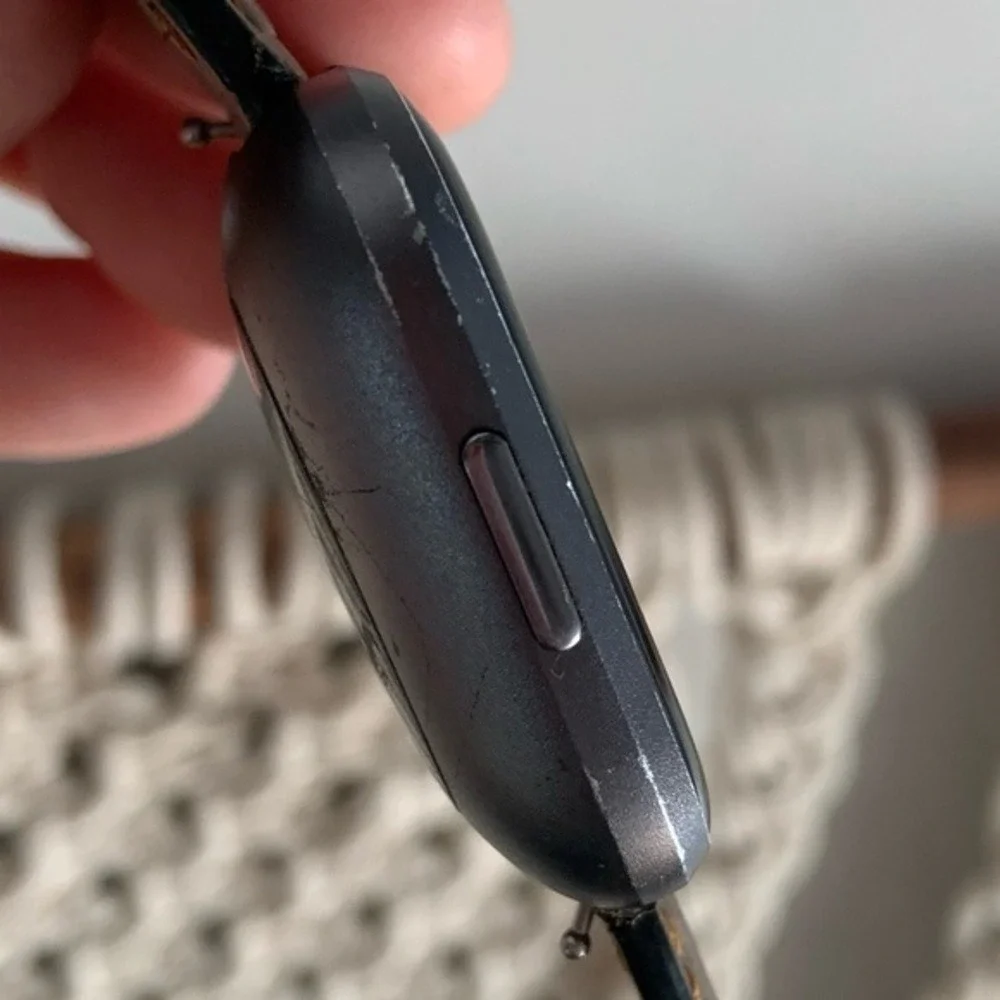 FITBIT‎ Versa 2 Smartwatch With Leather Band and Charger